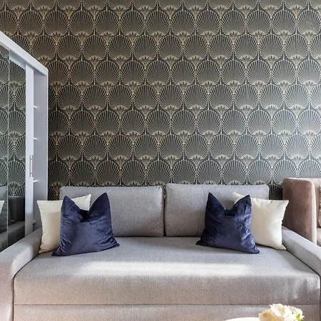 Glorious Next To The New York Cafe