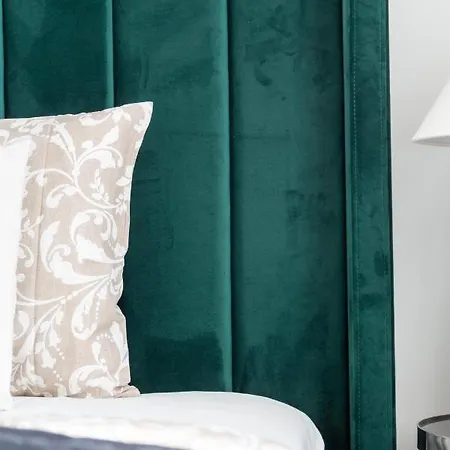 公寓 Glorious Next To The New York Cafe