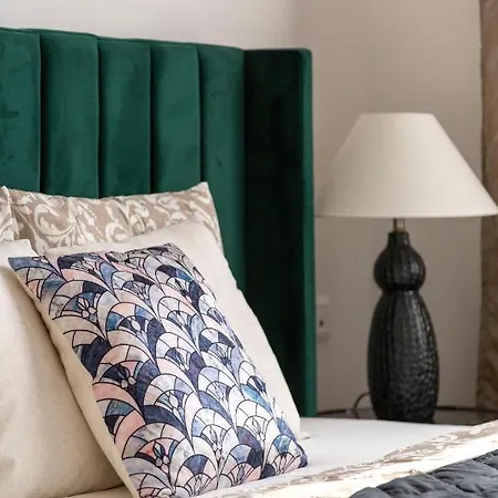 公寓 Glorious Next To The New York Cafe *