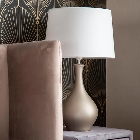 Glorious Next To The New York Cafe * 布达佩斯