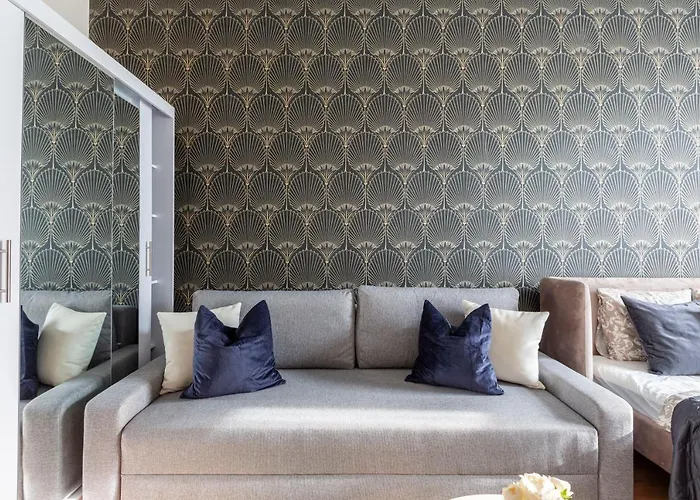 Glorious Next To The New York Cafe