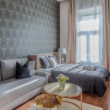 Апартаменты Glorious Next To The New York Cafe *